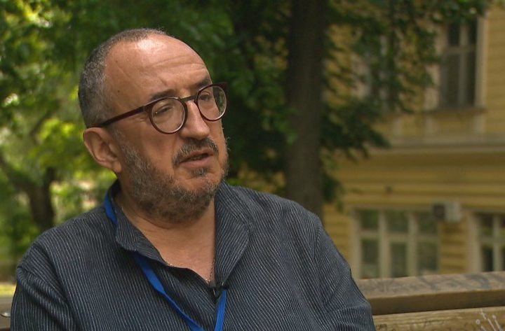 Канал 1 на БНТ: Как и защо навлиза кирилицата (с участието на проф. Димо Чешмеджиев)