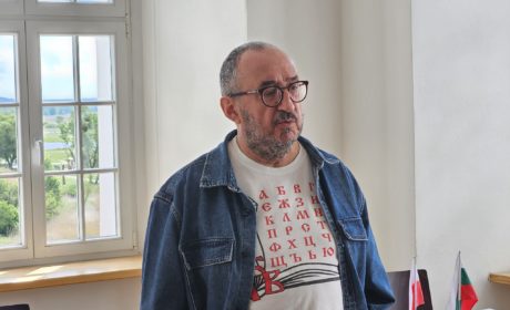 Изнесен лекторат по българистика в Полша с участието на проф. Димо Чешмеджиев (КМНЦ)